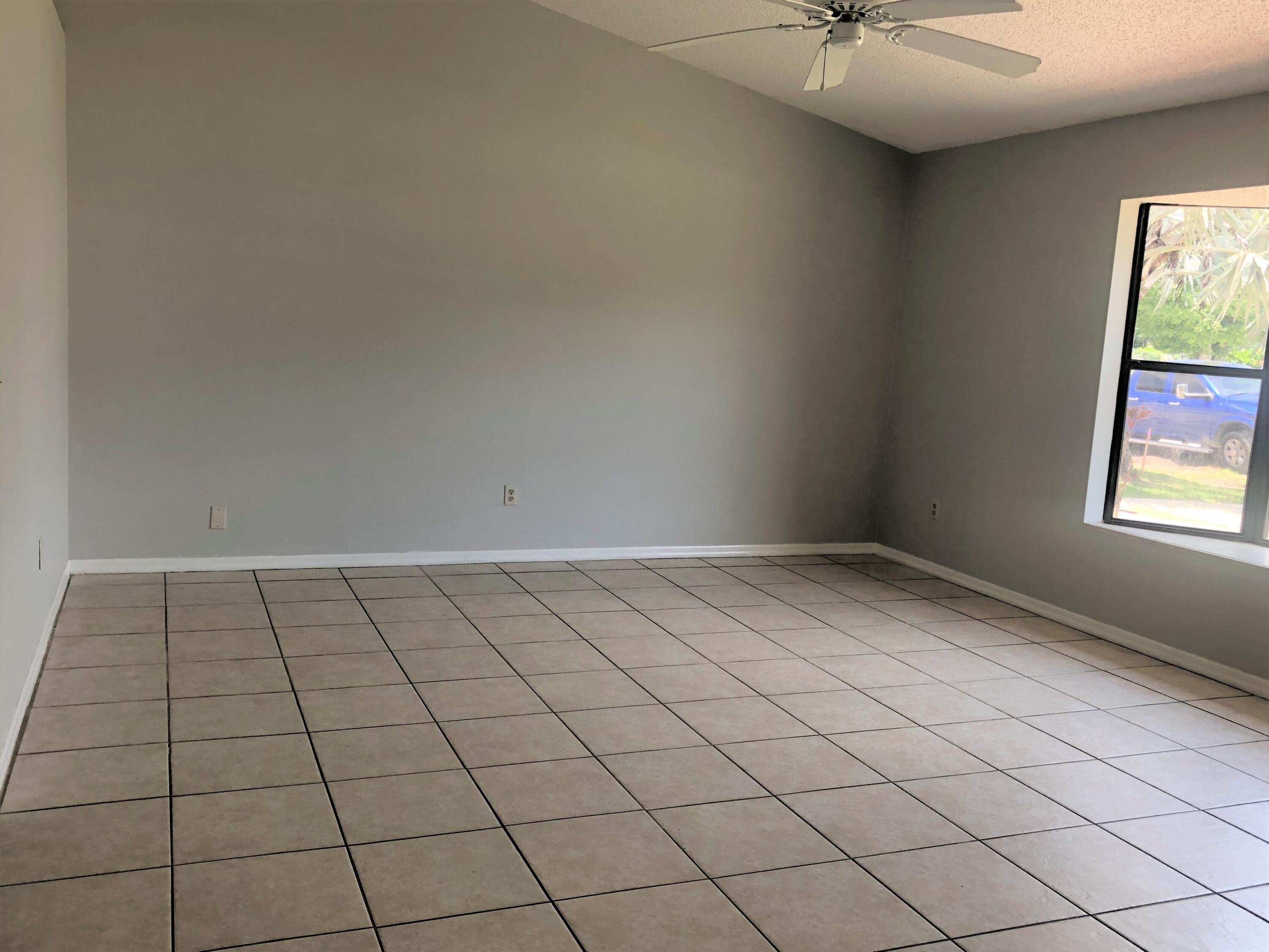 6505 Bayard Road Fort Pierce, FL 34951 - Photo 3 of 26 Living Room
