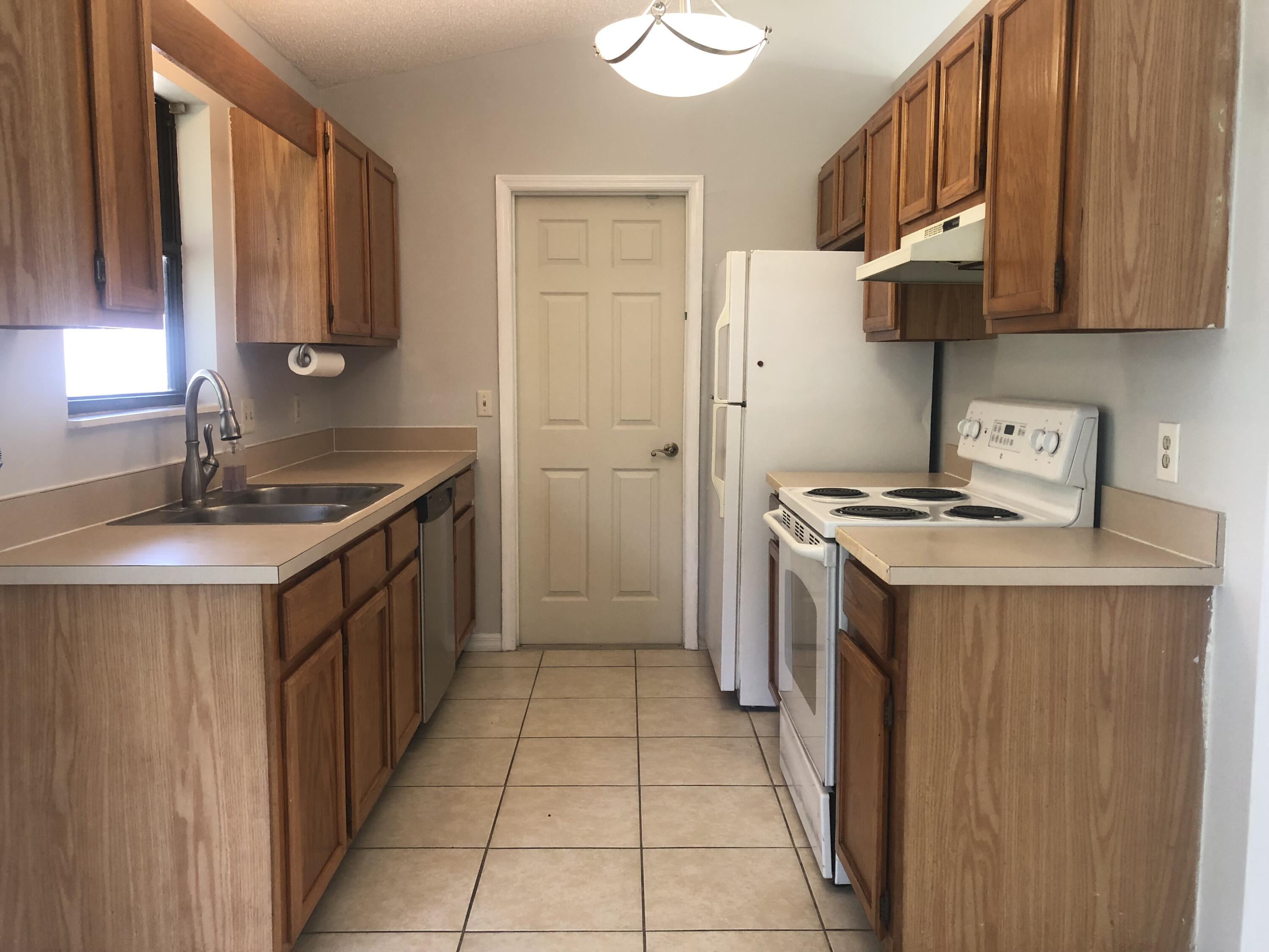 6505 Bayard Road Fort Pierce, FL 34951 - Photo 7 of 26 Kitchen