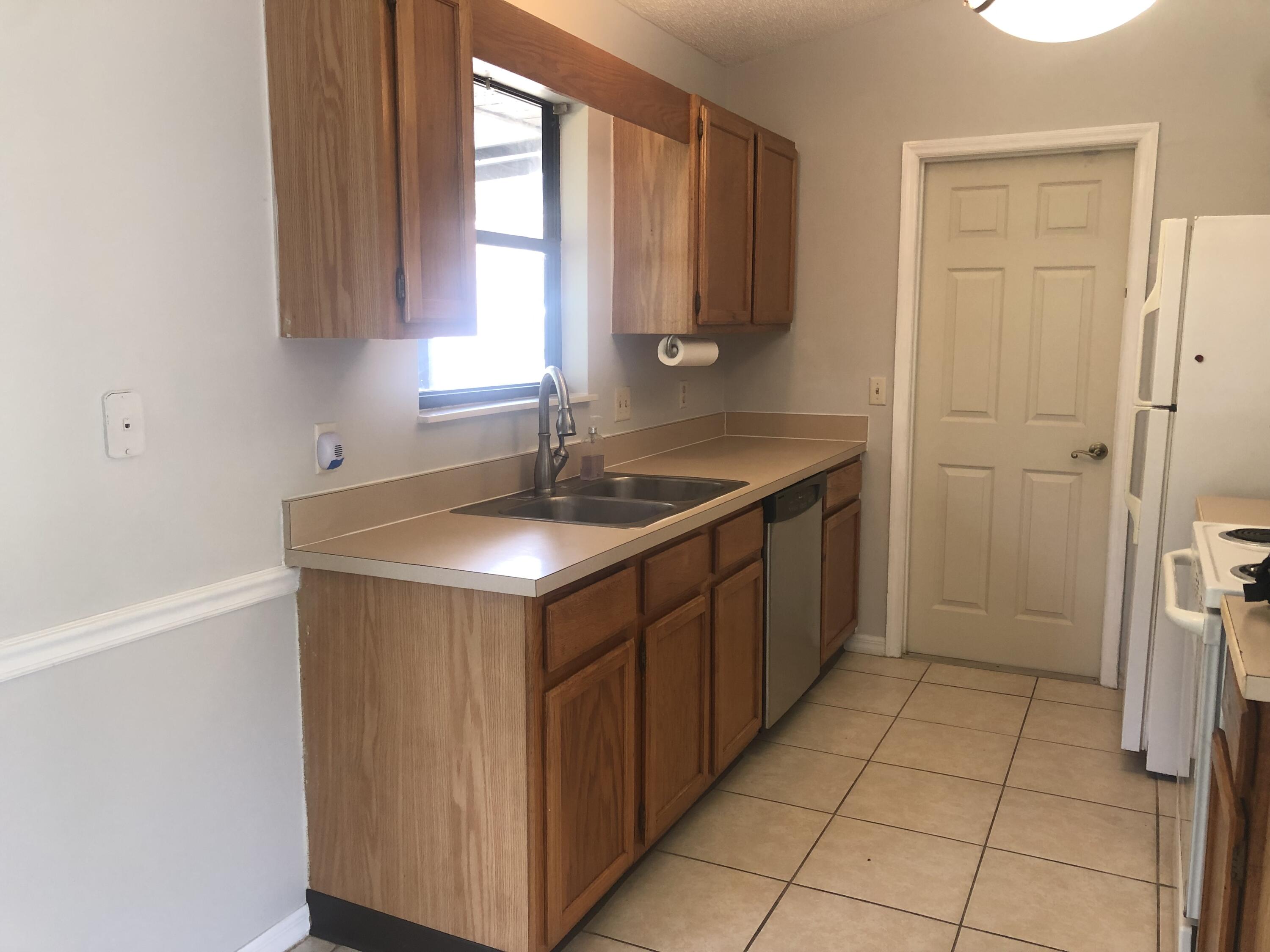 6505 Bayard Road Fort Pierce, FL 34951 - Photo 8 of 26 Kitchen