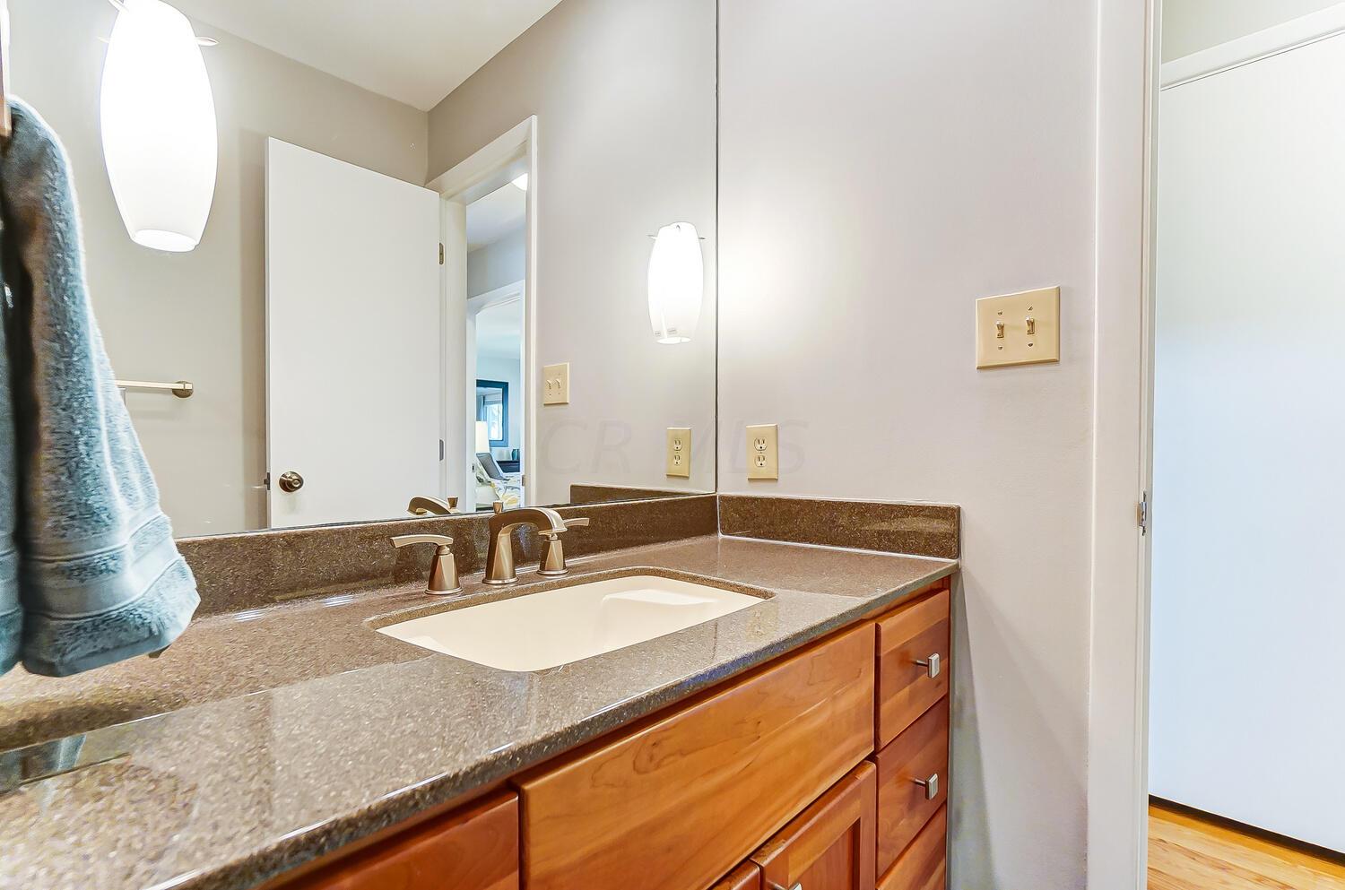 2811 Halstead Road Columbus, OH 43221 - Photo 42 of 64 50042820-044_web