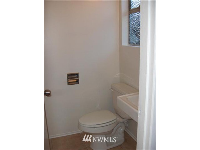 606 Shattuck Avenue South Renton, WA 98057 - Photo 7 of 19 Gallery Image 7