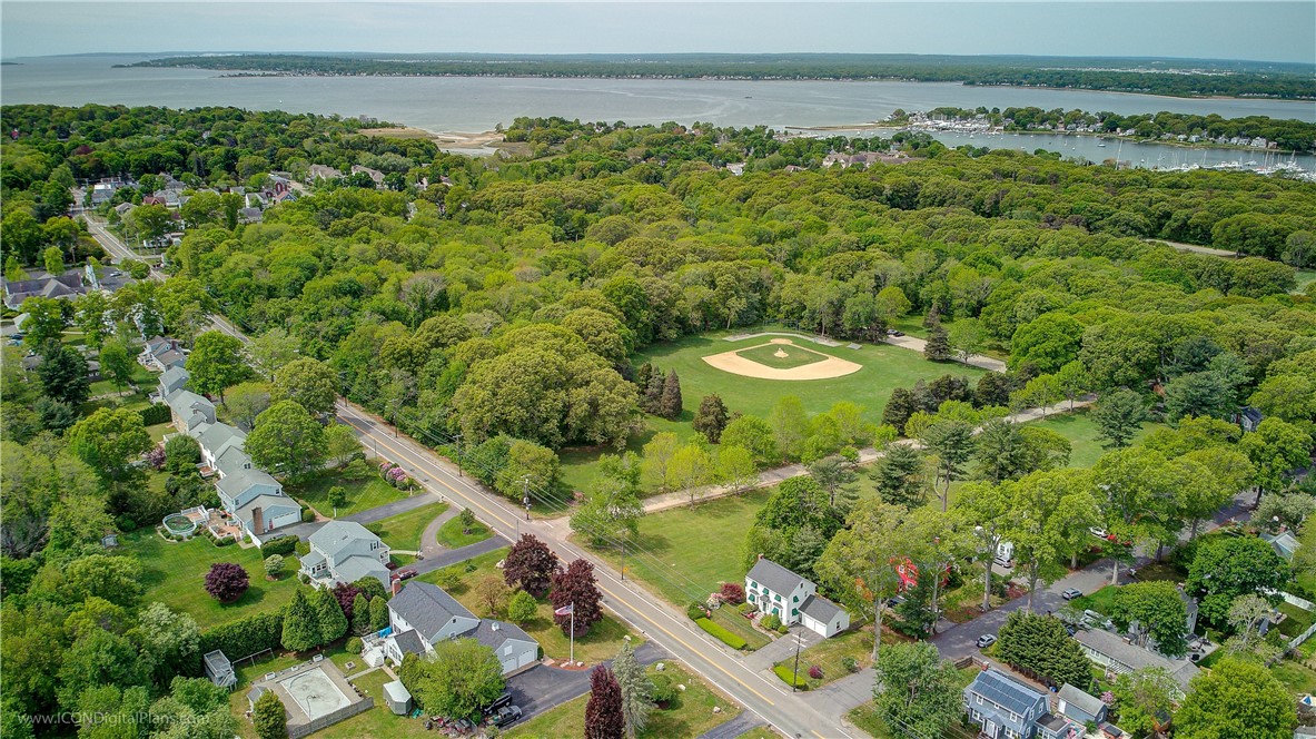 69 Washington Road Barrington, RI 02806 - Photo 3 of 45