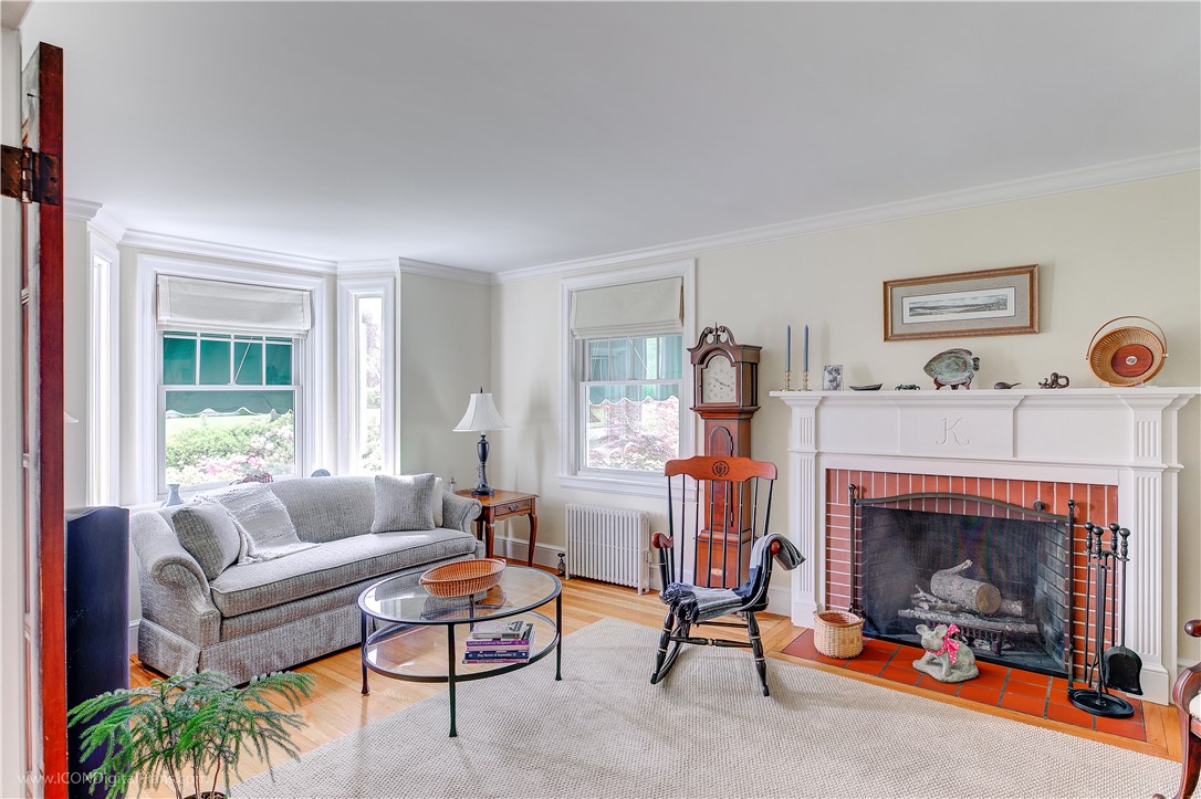 69 Washington Road Barrington, RI 02806 - Photo 7 of 45