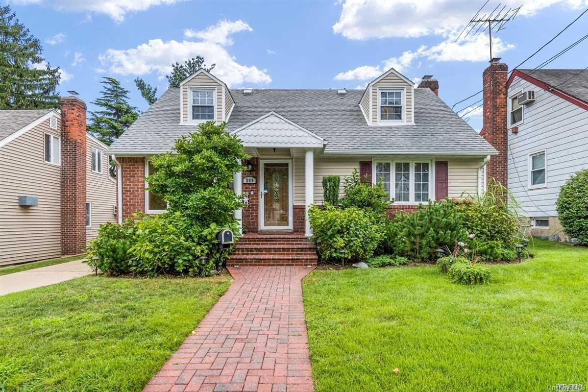 269 Raff Avenue Mineola, NY 11501 - Photo 1 of 1