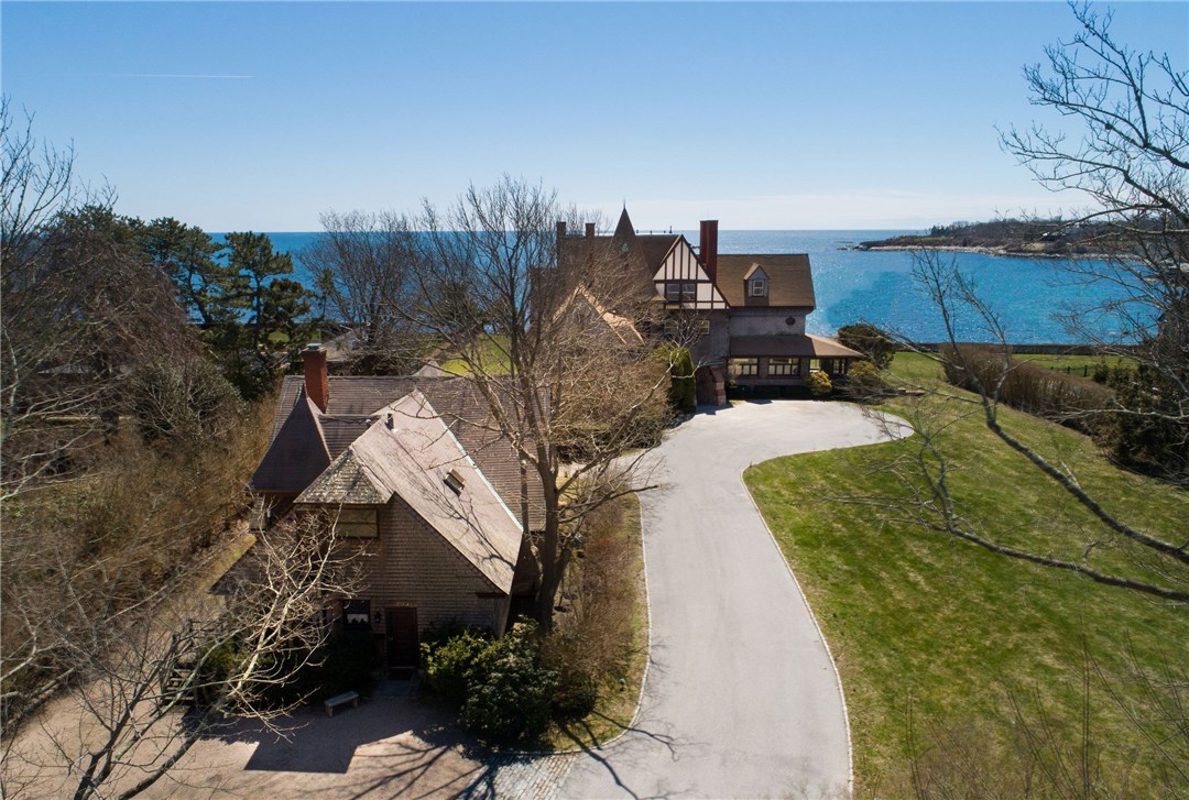 229 Ruggles Avenue Newport, RI 02840 - Photo 28 of 40