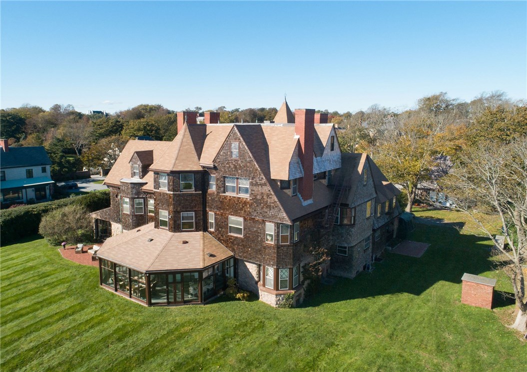 229 Ruggles Avenue Newport, RI 02840 - Photo 29 of 40