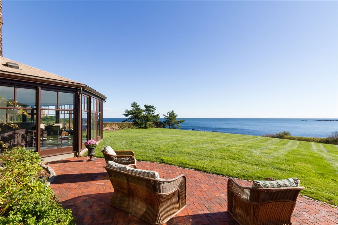 229 Ruggles Avenue Newport, RI 02840 - Photo 30 of 40