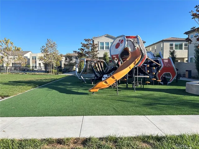 $5,950 | 300 Brackens, Lake Forest, CA 92630