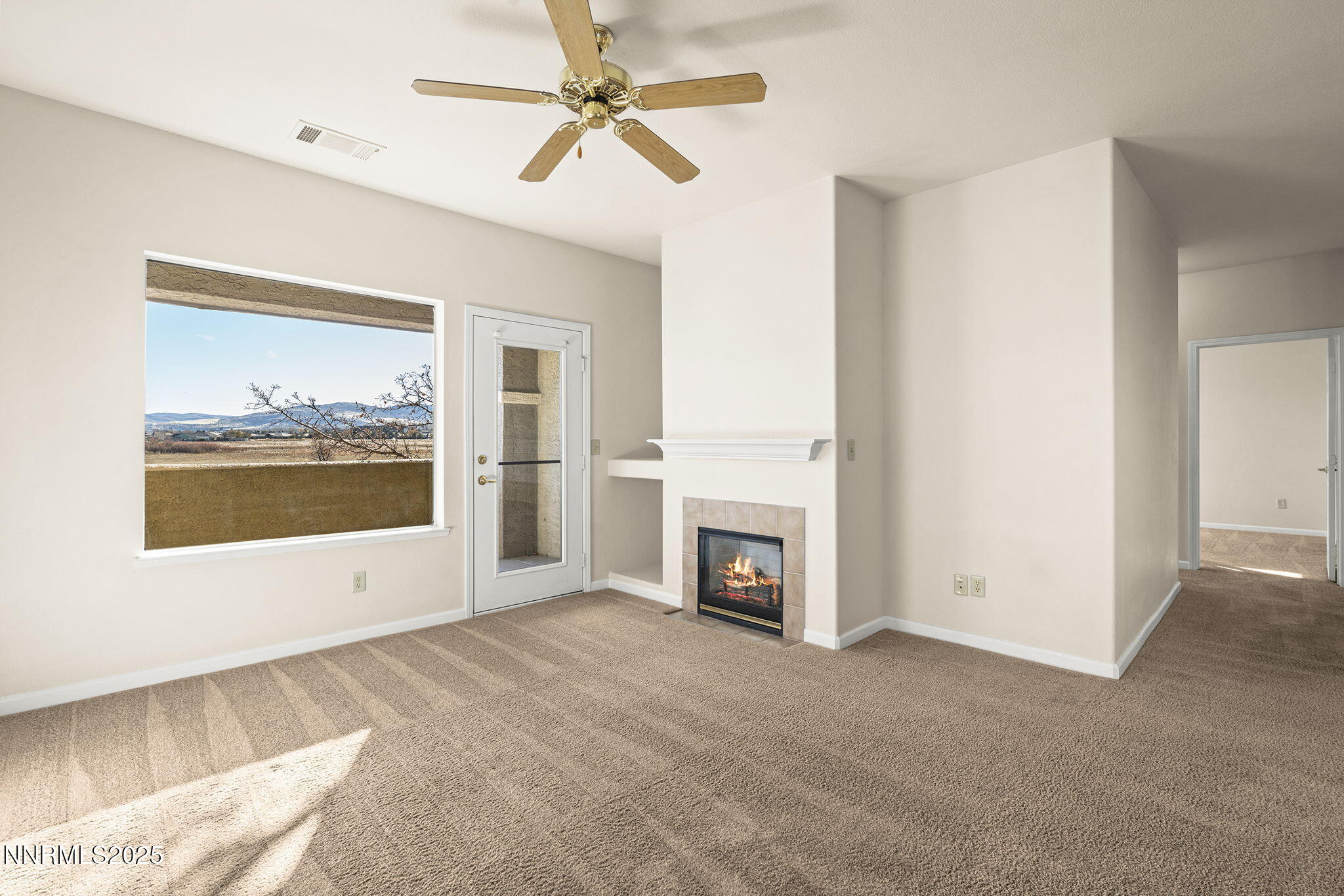 900 South Meadows Parkway, Unit 4321 Reno, NV 89521 - Photo 11 of 40 a view of livingroom with furniture