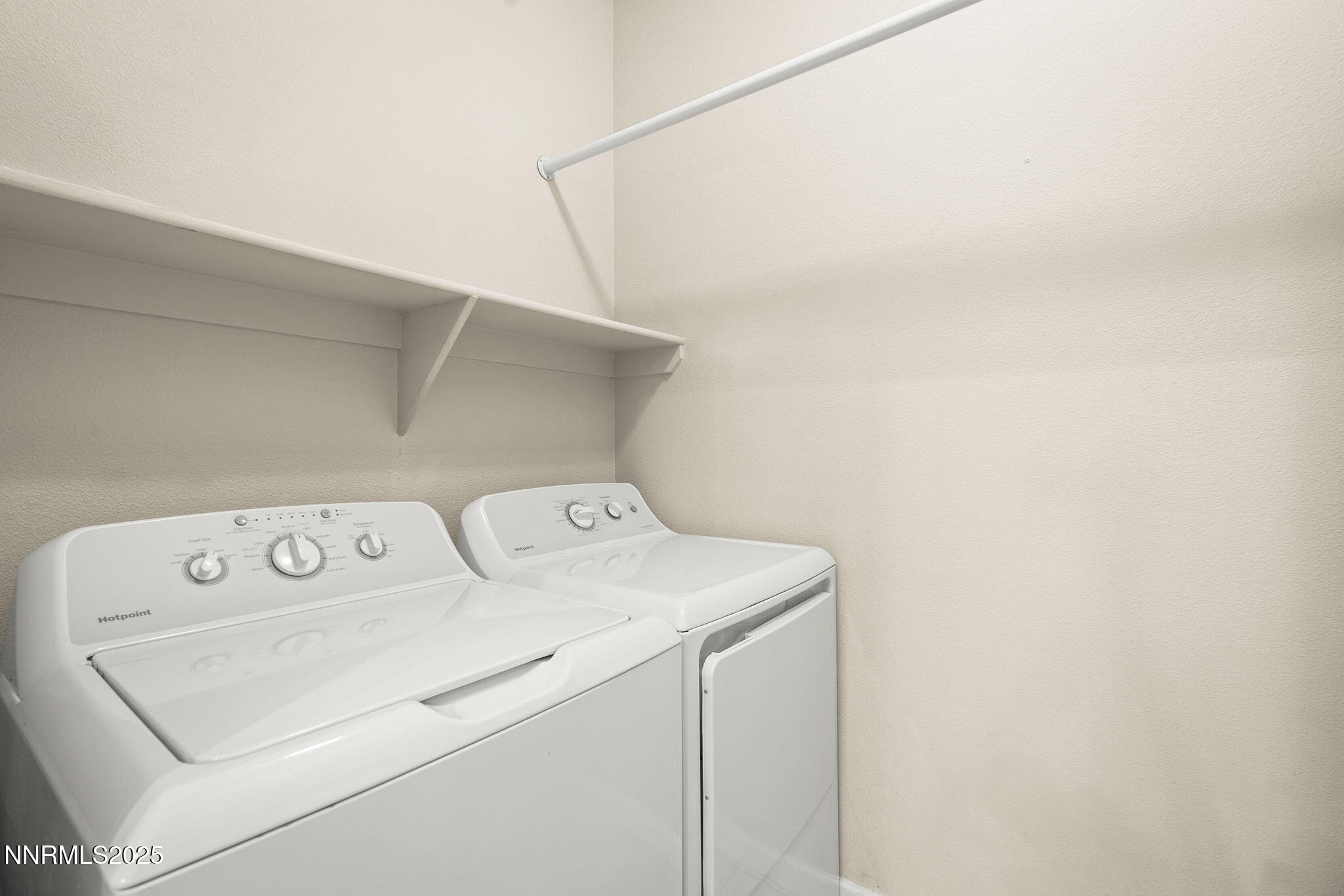 900 South Meadows Parkway, Unit 4321 Reno, NV 89521 - Photo 20 of 40 a utility room with dryer and washer