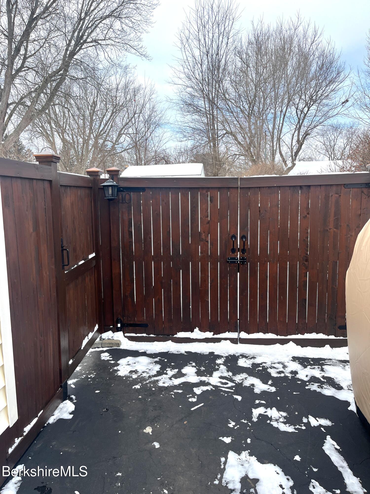 10 Huron Street Pittsfield, MA 01201 - Photo 21 of 28 Extra Large Gate