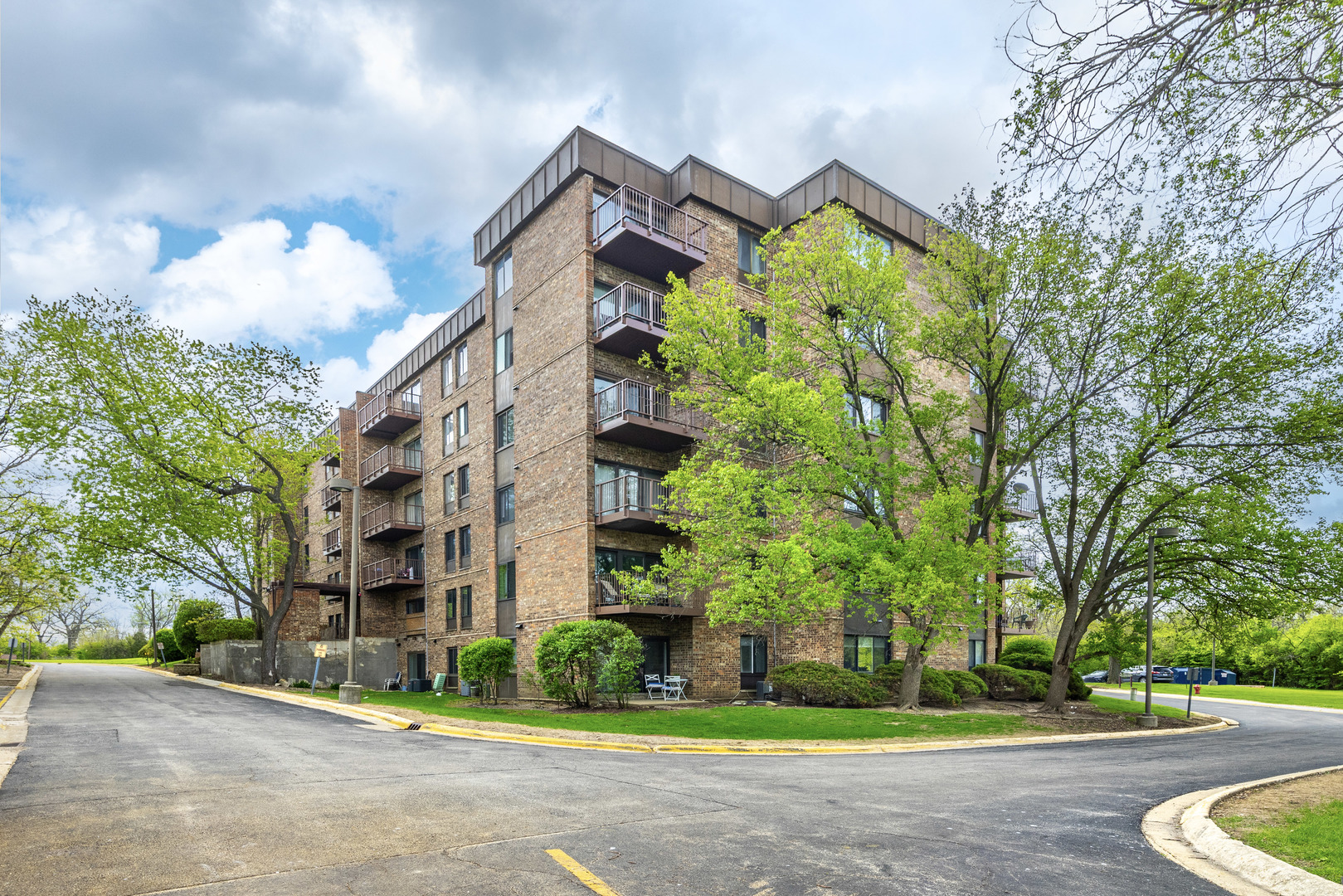 425 Walnut Creek Road, Unit 1608 Lisle, IL 60532 - Photo 4 of 7