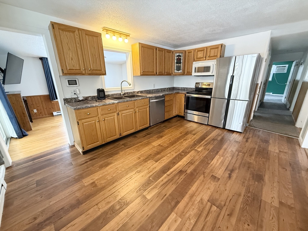 170 Shepard Road Sturbridge, MA 01566 - Photo 5 of 40 Gallery Image 5