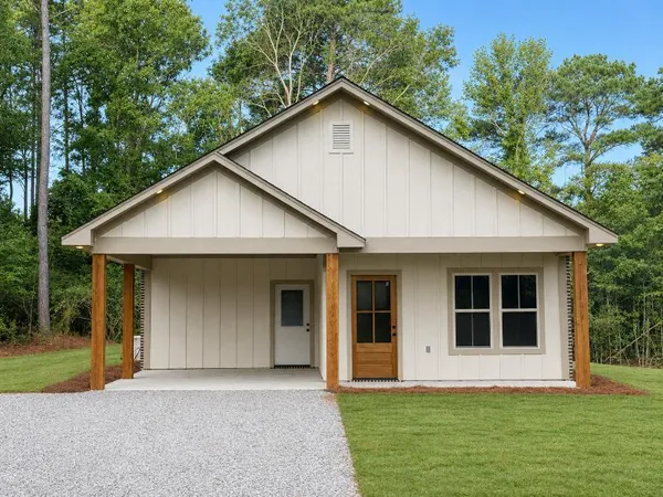 $228,700 | 505 Lake Drive, Fulton, MS 38843