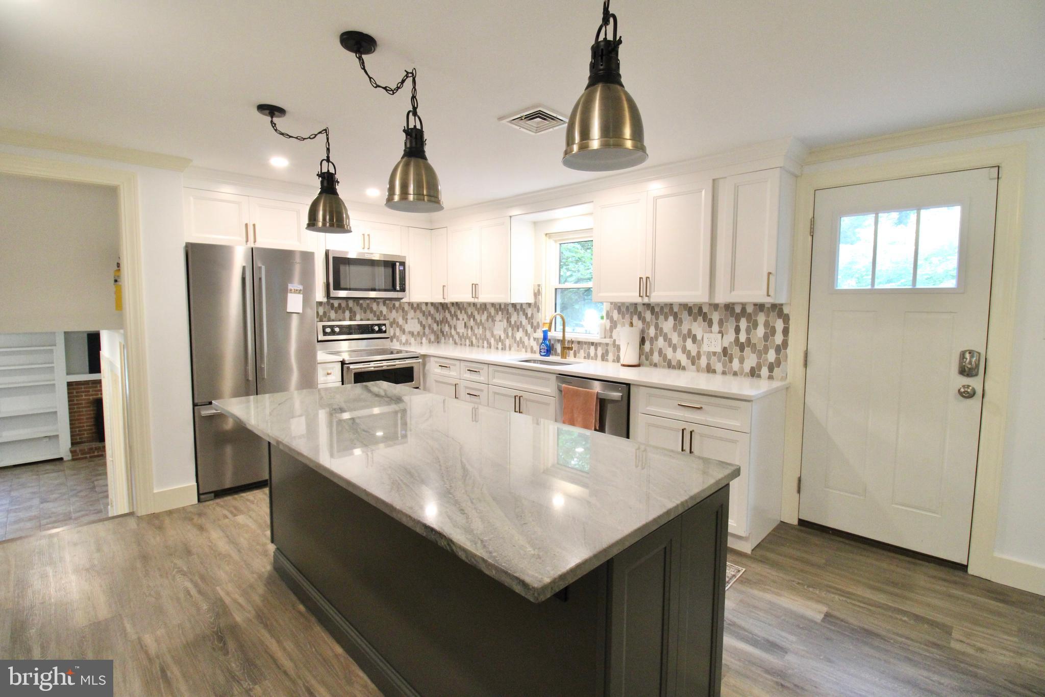 1133 Colonial Road Lancaster, PA 17603 - Photo 11 of 66 Gallery Image 11