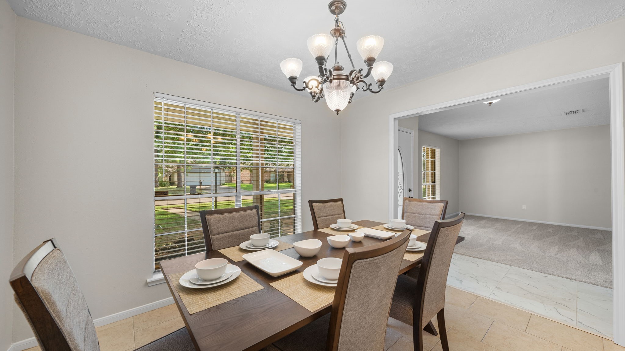 9631 Crail Drive Spring, TX 77379 - Photo 5 of 29 Dining room & entry