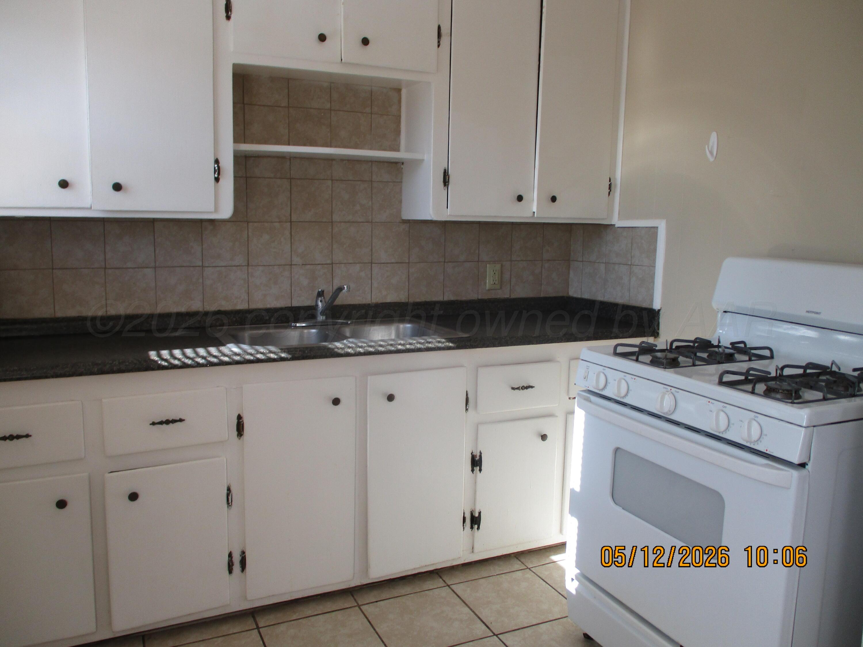 4203 South Monroe Street Amarillo, TX 79110 - Photo 3 of 10 kitchen