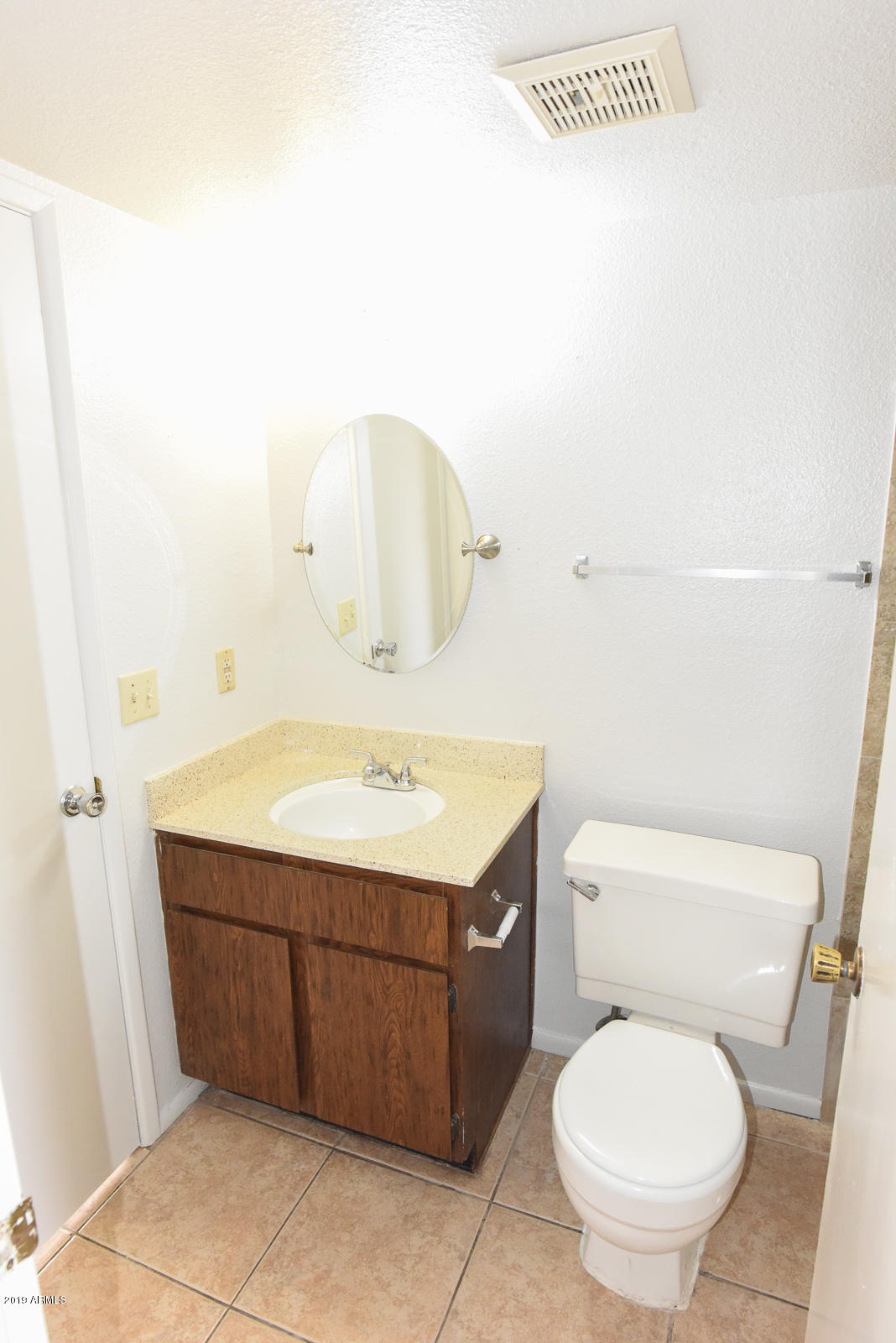 6340 West Hatcher Road Glendale, AZ 85302 - Photo 8 of 11 Bathroom