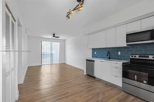 $2,450 | 16955 Southwest 100th Avenue, Unit 1, Miami, FL 33157