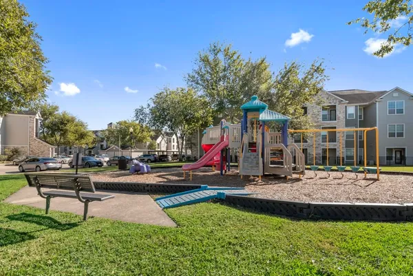 $1,512 | 3101 Vista Drive, Unit B2, Rosenberg, TX 77471