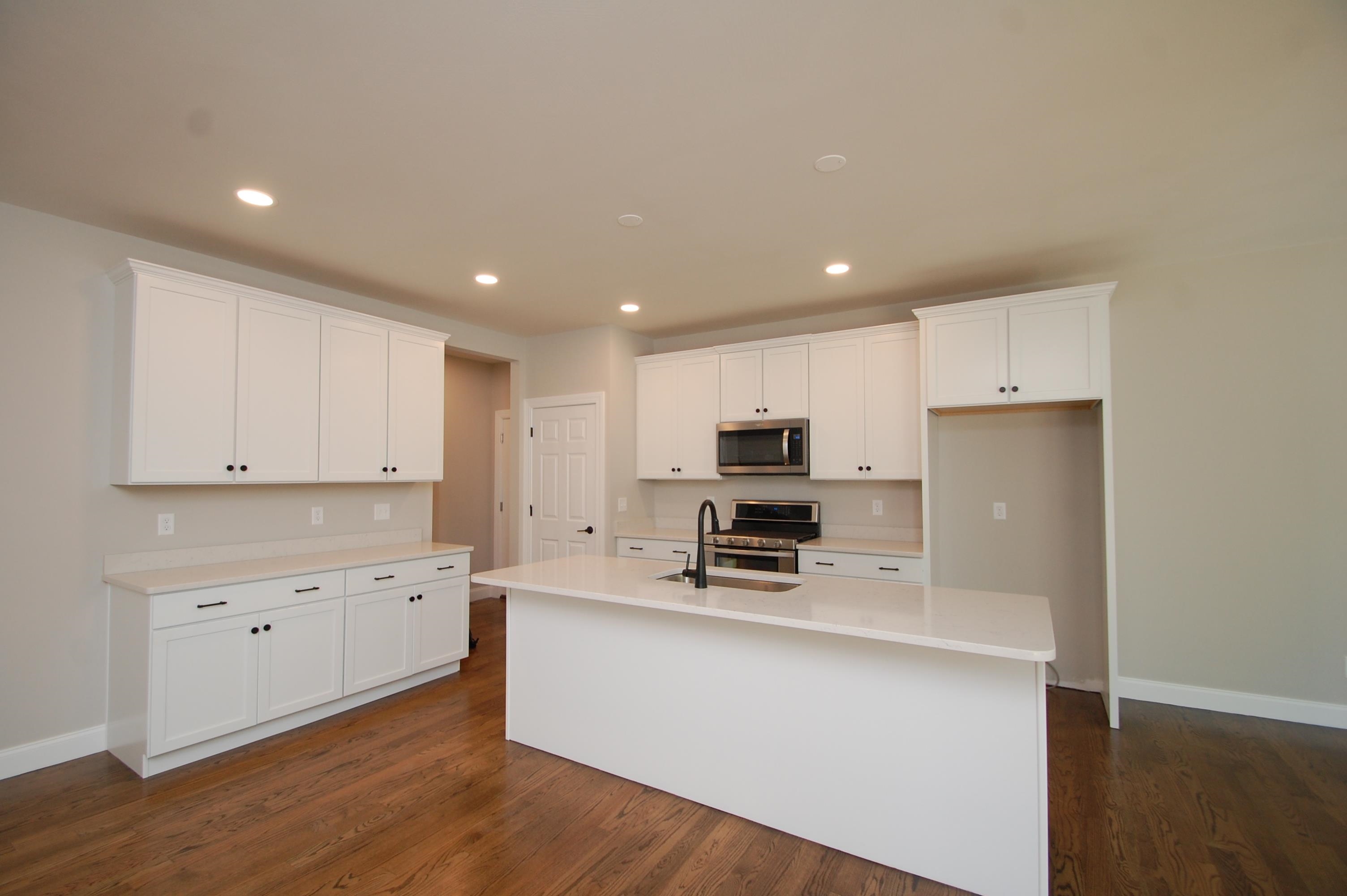 30 Bancroft Road, Unit 78 Londonderry, NH 03053 - Photo 2 of 18