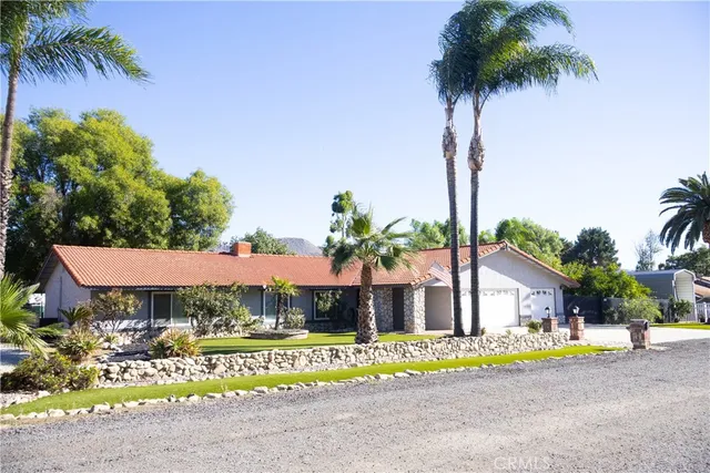 a view of a house with a outdoor space