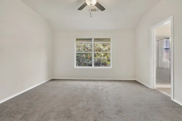 $2,050 | 39 South Camellia Grove Circle, The Woodlands, TX 77382