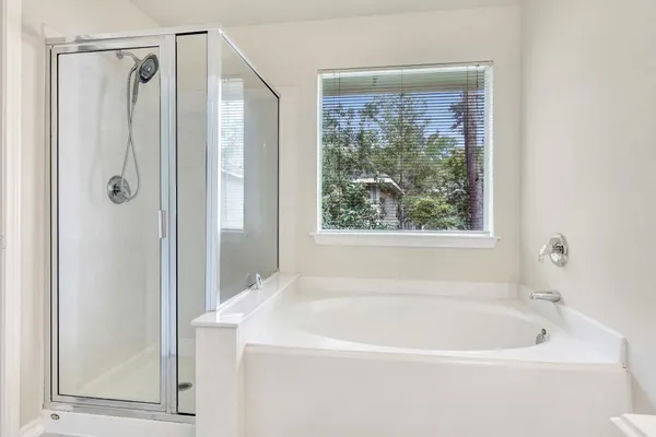 $2,050 | 39 South Camellia Grove Circle, The Woodlands, TX 77382