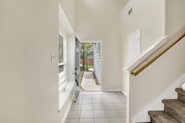 $2,050 | 39 South Camellia Grove Circle, The Woodlands, TX 77382