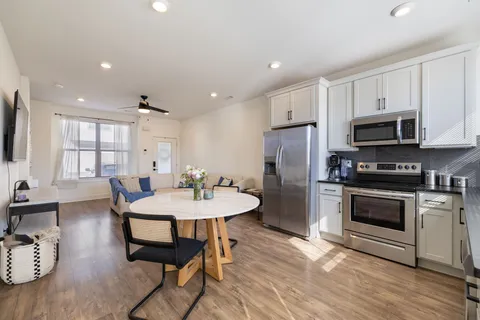$274,990 | 100 Thompson Lane, Unit 6, Nashville, TN 37211