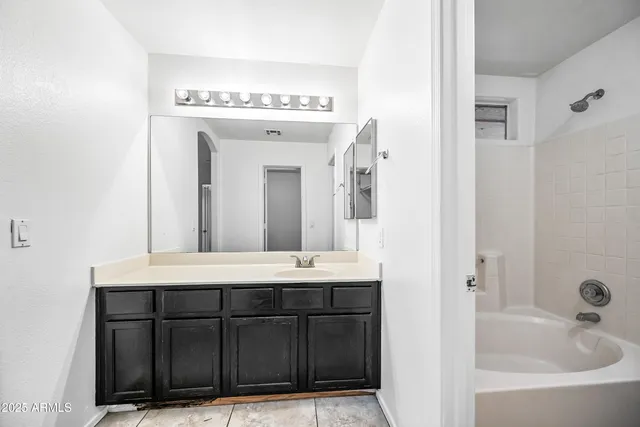 $1,795 | 9018 West Cambridge Avenue, Phoenix, AZ 85037