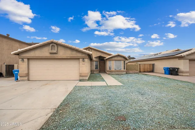 $1,795 | 9018 West Cambridge Avenue, Phoenix, AZ 85037