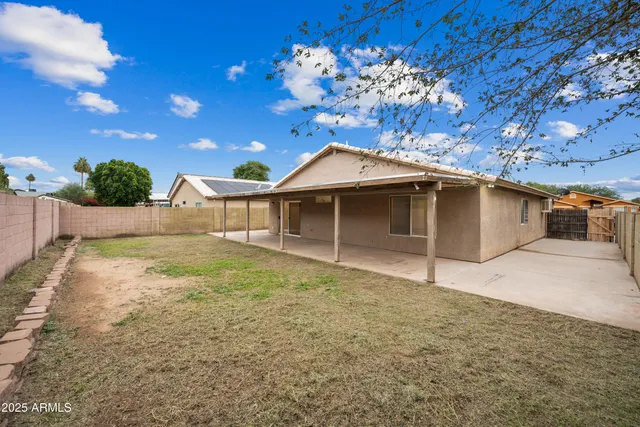 $1,795 | 9018 West Cambridge Avenue, Phoenix, AZ 85037