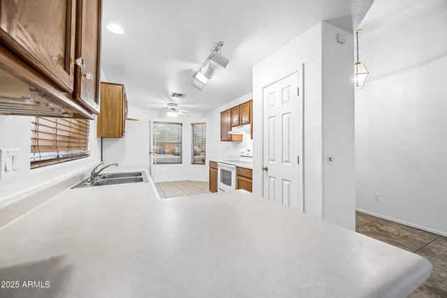 $1,795 | 9018 West Cambridge Avenue, Phoenix, AZ 85037