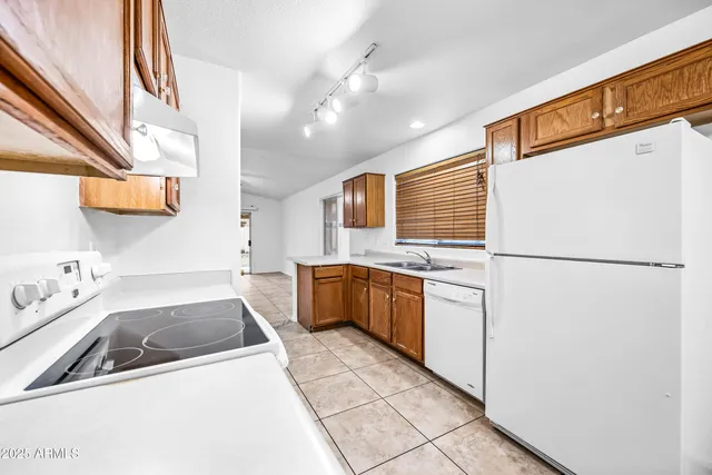 $1,795 | 9018 West Cambridge Avenue, Phoenix, AZ 85037