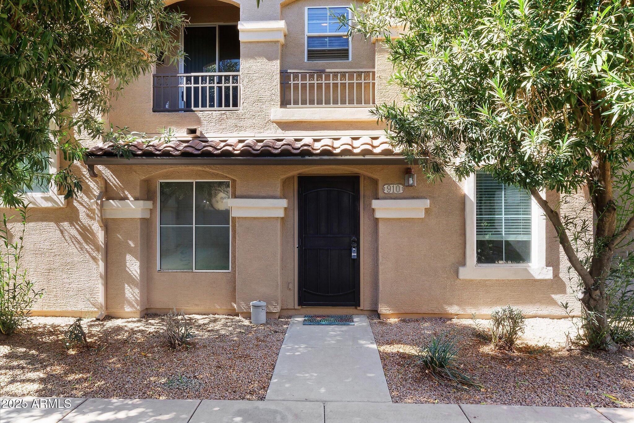 910 West Aspen Way Gilbert, AZ 85233 - Photo 16 of 26 front door