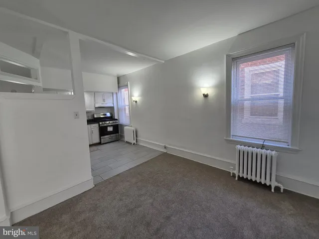 a view of livingroom with furniture