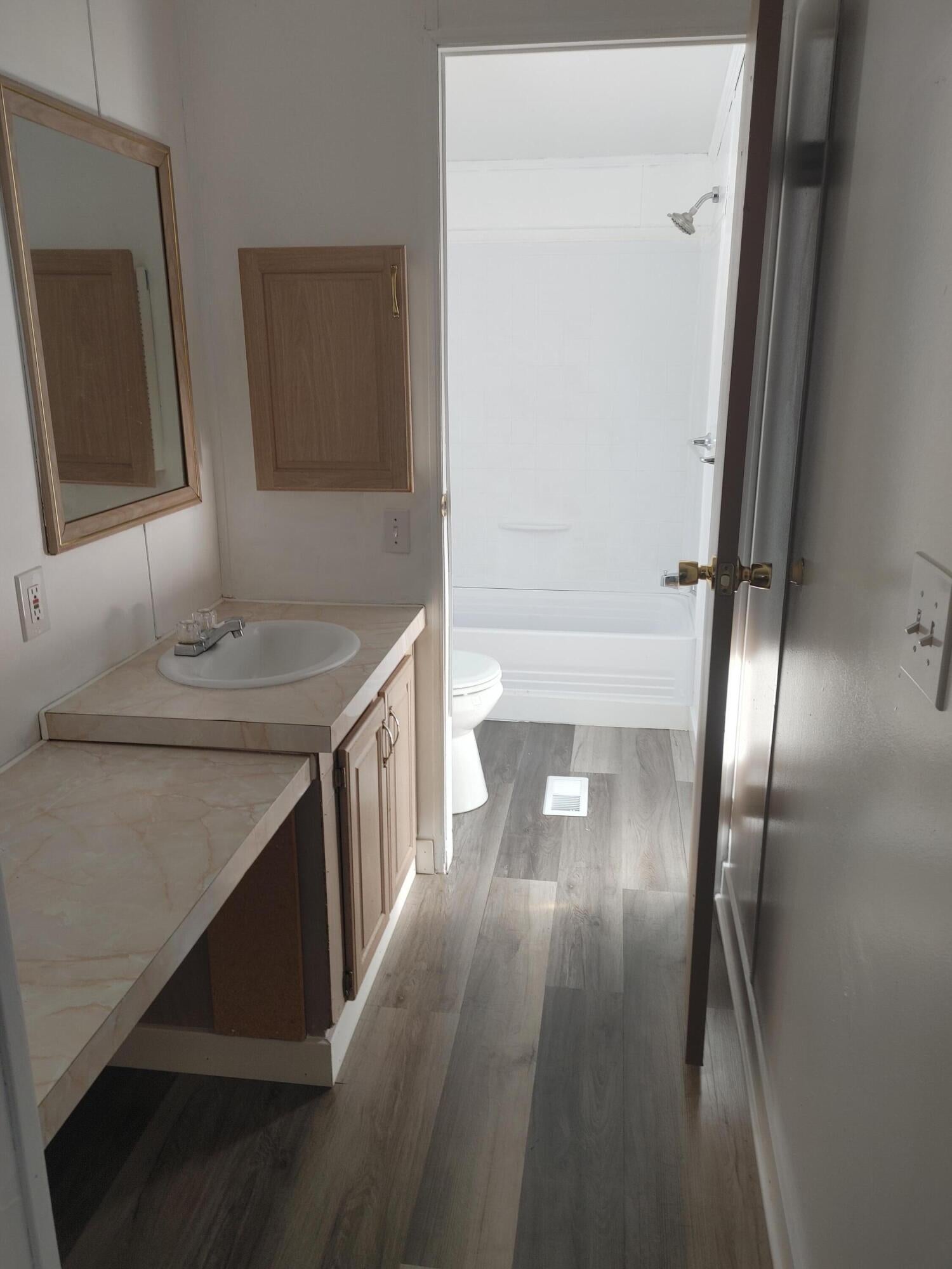 474 4th Street Metolius, OR 97741 - Photo 27 of 29 4th master bath
