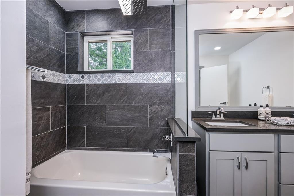 255 Mountain View Road Gibsonia, PA 15044 - Photo 12 of 24