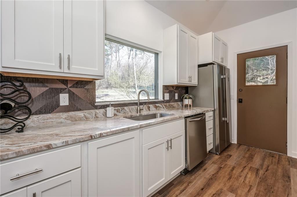 255 Mountain View Road Gibsonia, PA 15044 - Photo 8 of 24
