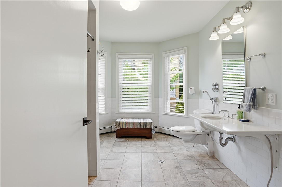 407 Smithfield Avenue Pawtucket, RI 02860 - Photo 17 of 49