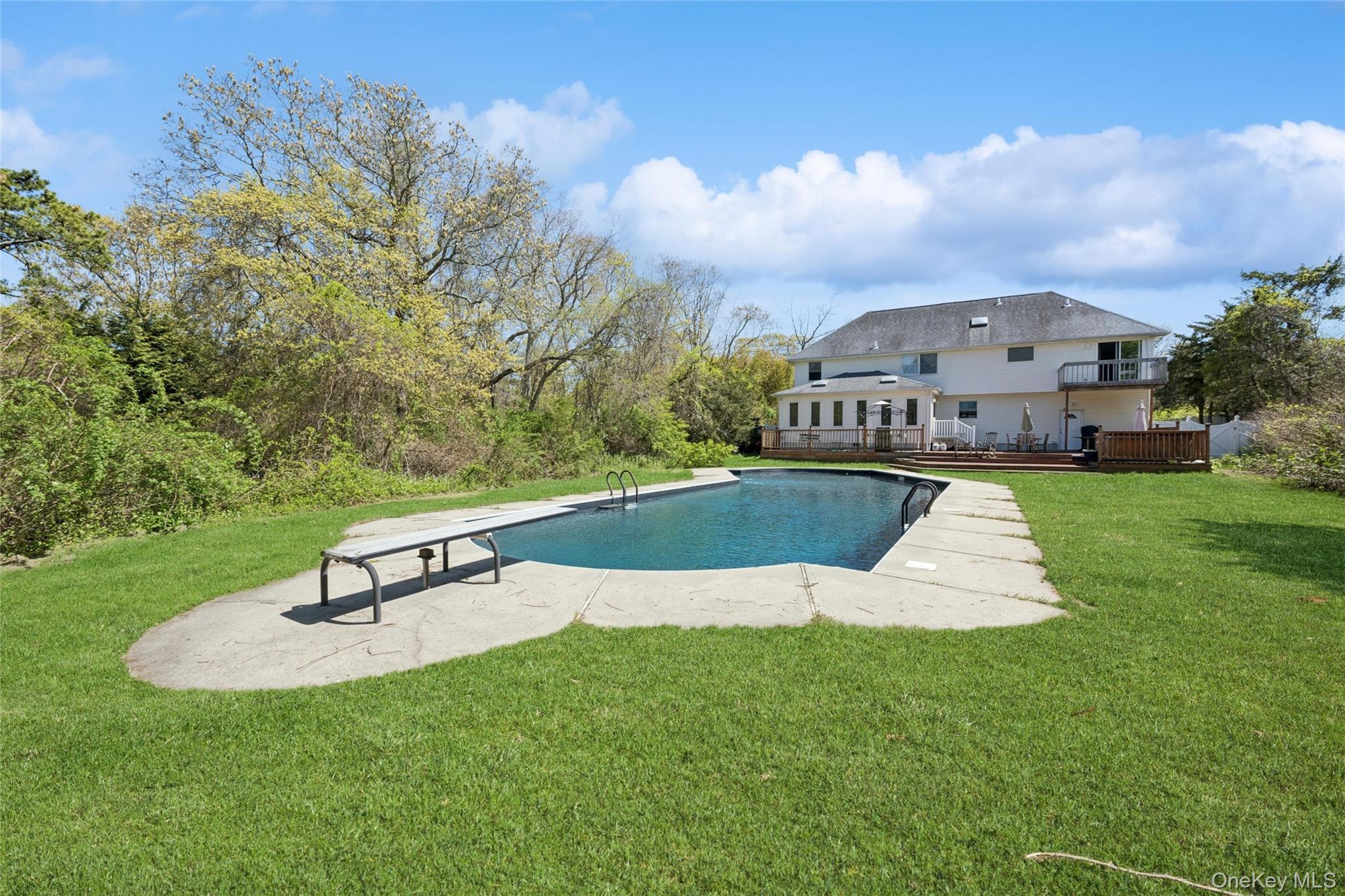 106 South Country Road Westhampton Beach, NY 11978 - Photo 32 of 34