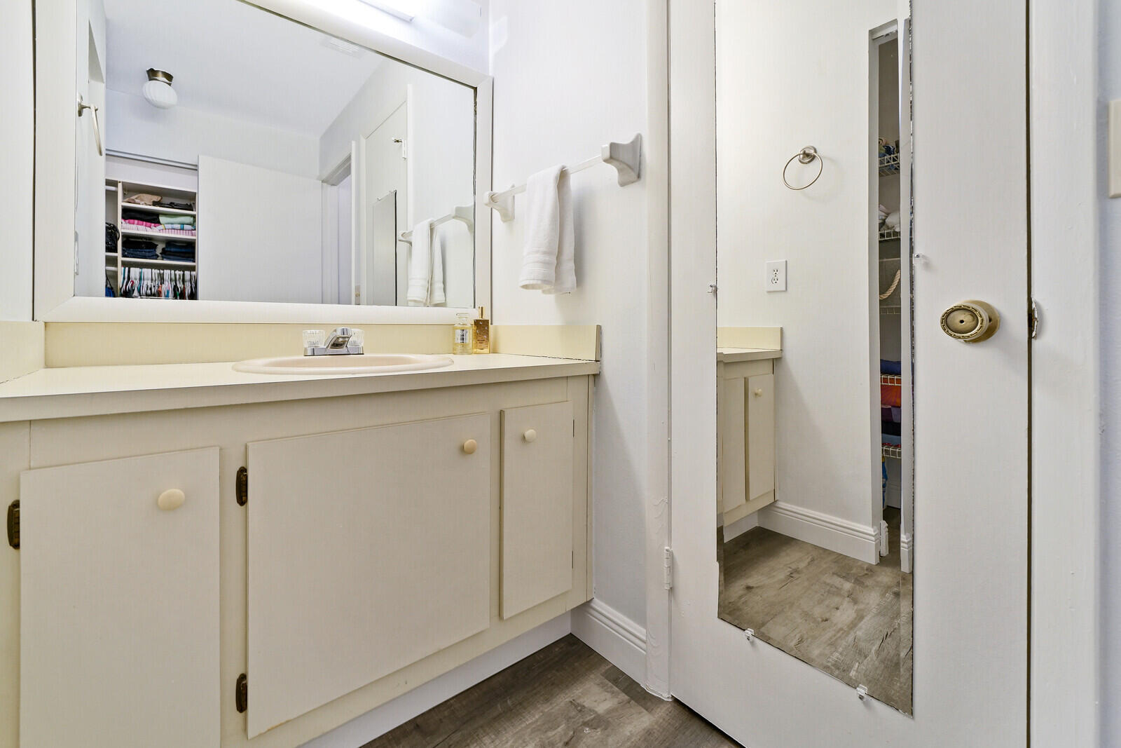 113 Pinewood Court Jupiter, FL 33458 - Photo 18 of 26 Primary Bathroom