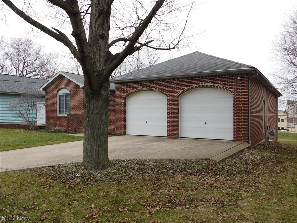 25800 Kennedy Ridge Road North Olmsted, OH 44070 - Photo 2 of 28 Gallery Image 2