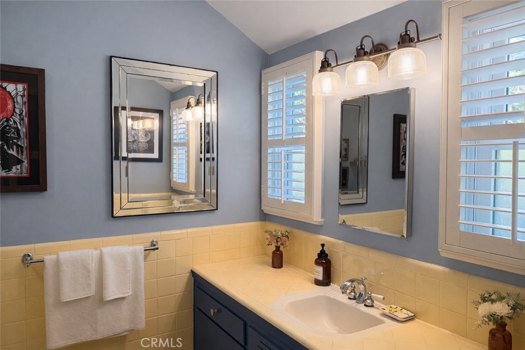 2612 Roscomare Road Los Angeles, CA 90077 - Photo 8 of 21