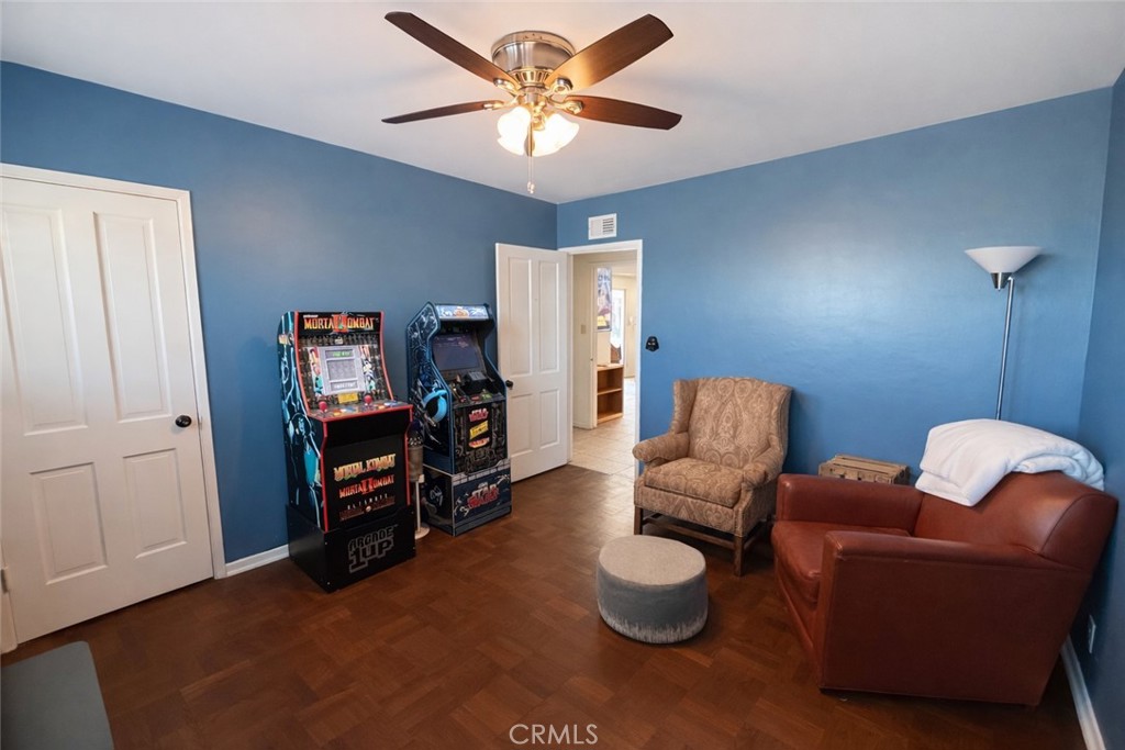 2612 Roscomare Road Los Angeles, CA 90077 - Photo 10 of 21 Middle Bedroom