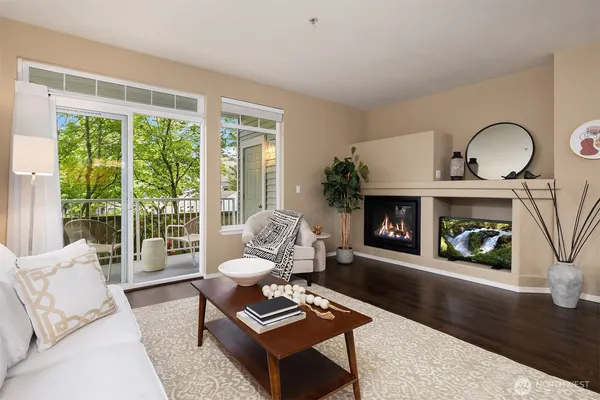 $450,000 | 5400 Harbour Pointe Boulevard, Unit G101, Mukilteo, WA 98275