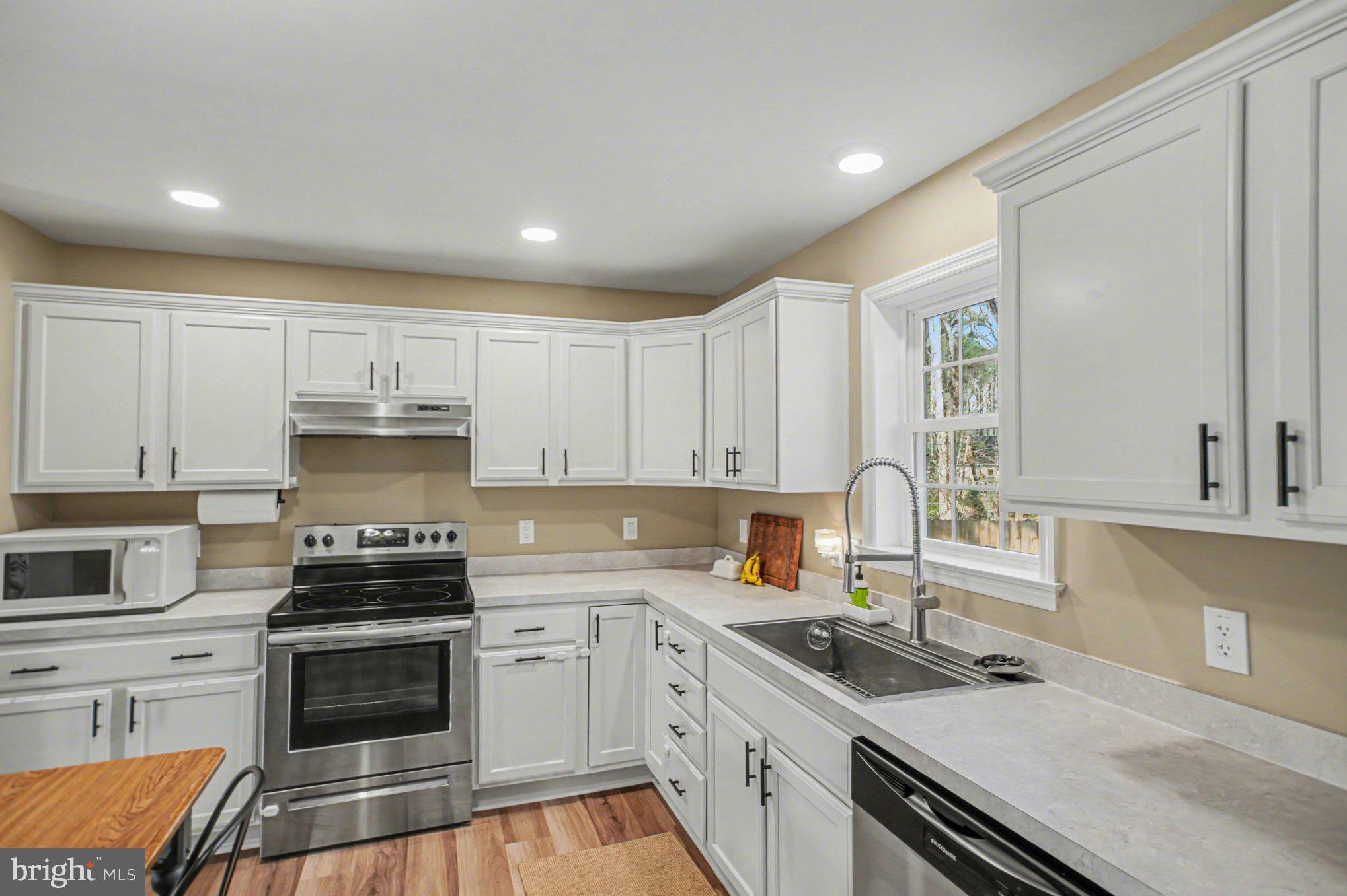 261 Azure Drive Colonial Beach, VA 22443 - Photo 13 of 44 Stainless steel appliances