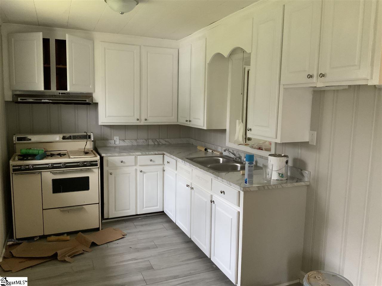 706 Overbrook Drive Seneca, SC 29678 - Photo 2 of 15 Gallery Image 2