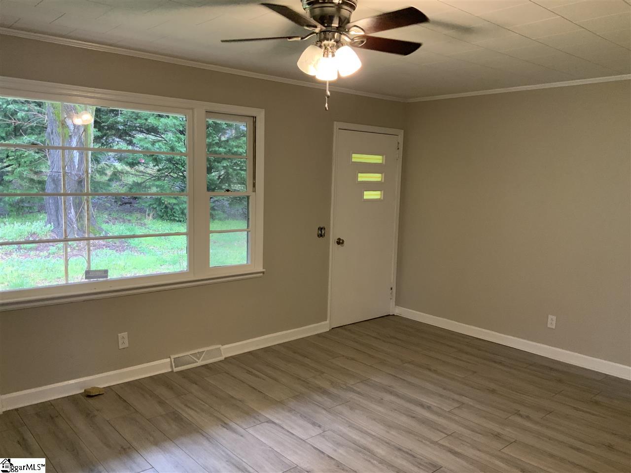706 Overbrook Drive Seneca, SC 29678 - Photo 3 of 15 Gallery Image 3